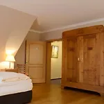 Schaeferhof 3*